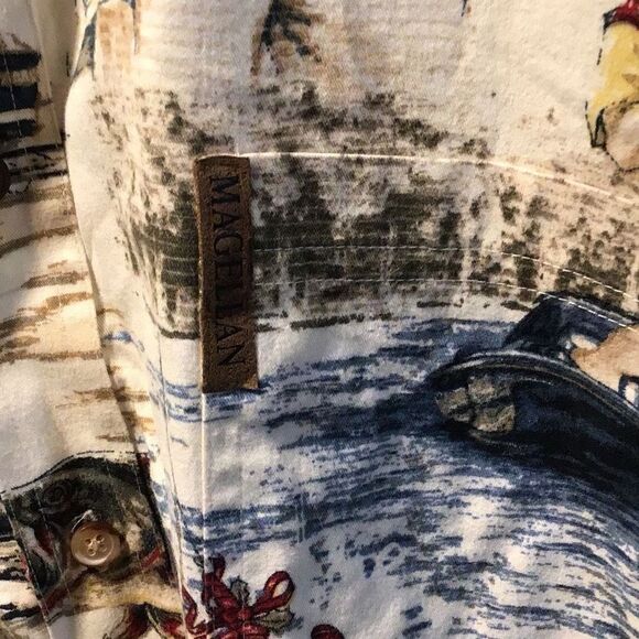 Button down, Santo goes fishing by Magellan size extra large - Picture 5 of 7